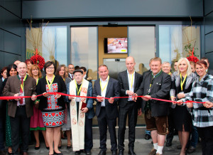 From left to right. Landesrat, Max Hiegelsberger, Anneliese Landrichinger, consensus council pastor Alois Maier, owner Johann Landrichinger. Johann Zieher, Dr Angelika Winzig, Michaela Langer-Weninger, Hofrat Mag. Dr. Johann SAGERER